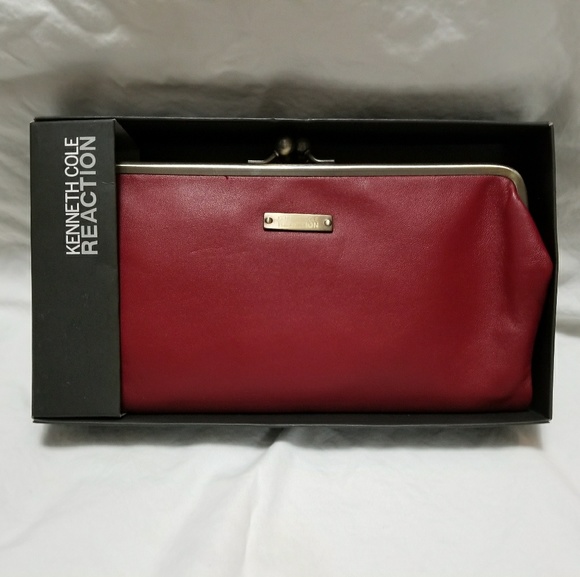 Kenneth Cole Reaction Handbags - Kenneth Cole Reaction Clutch/Wallet
